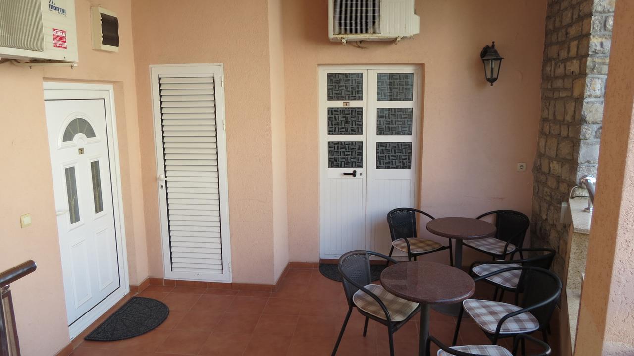 Oaza Hotel Petrovac Bagian luar foto