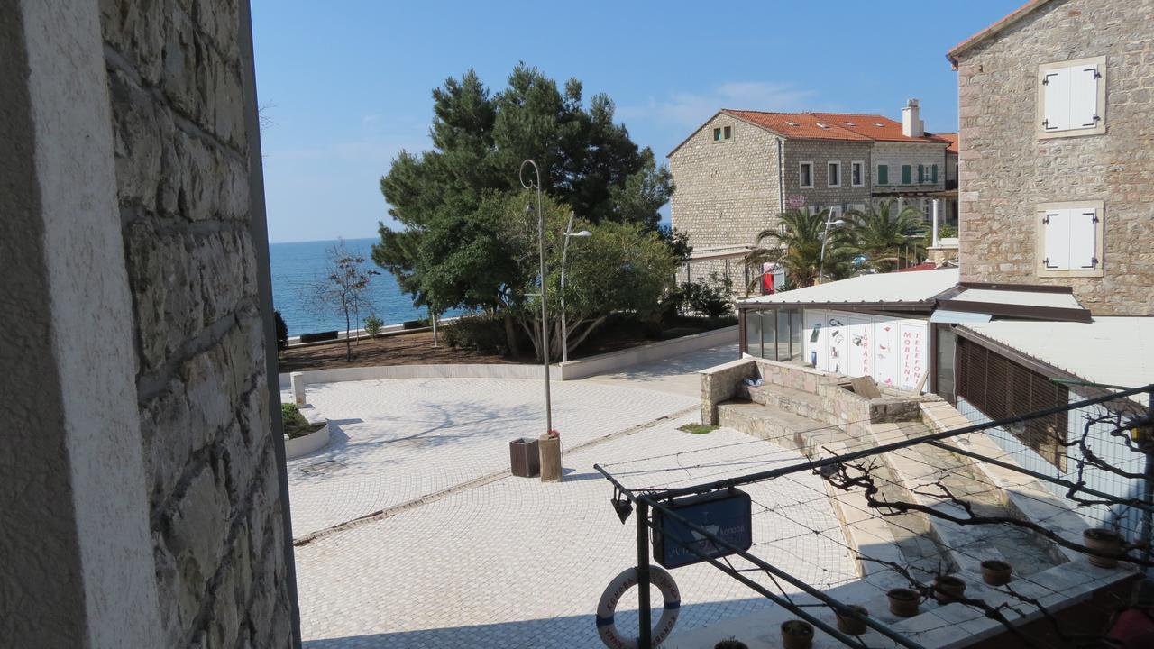 Oaza Hotel Petrovac Bagian luar foto