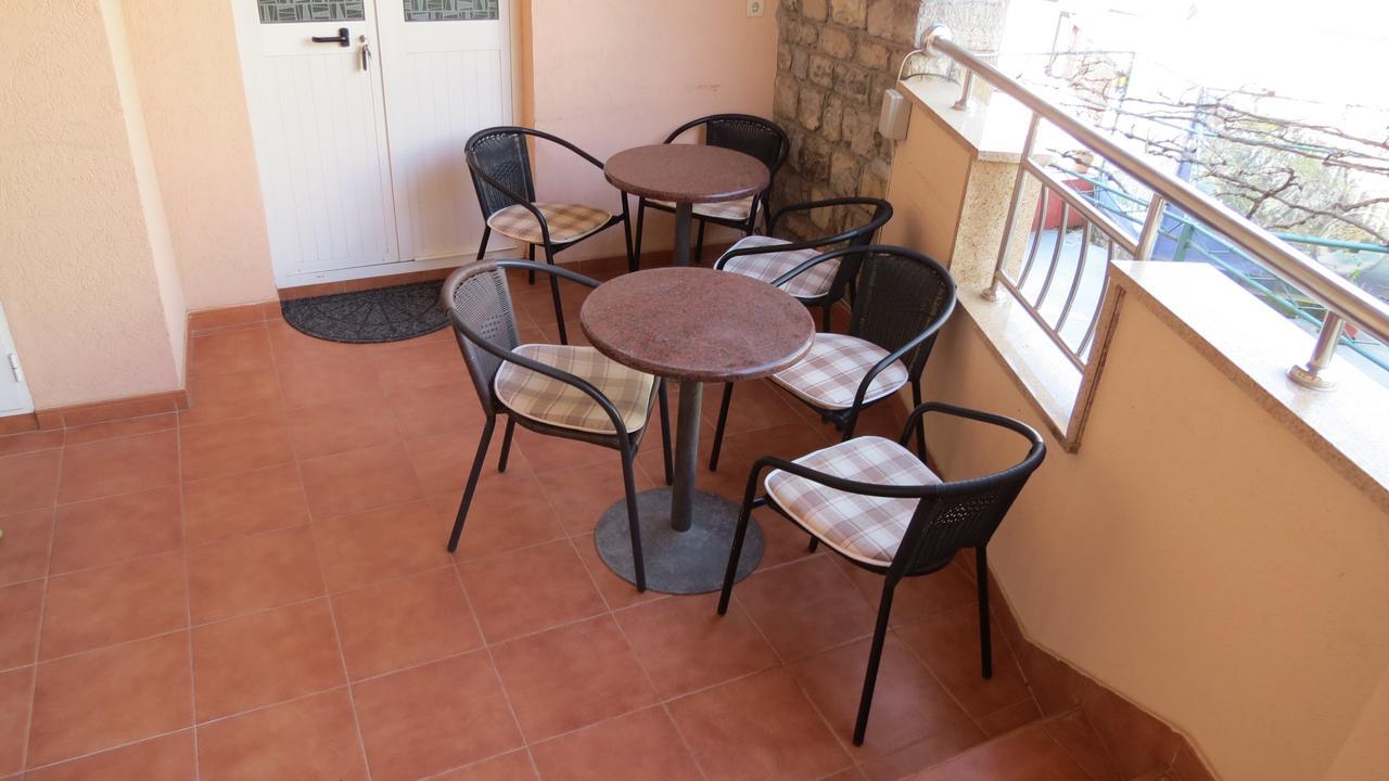 Oaza Hotel Petrovac Bagian luar foto