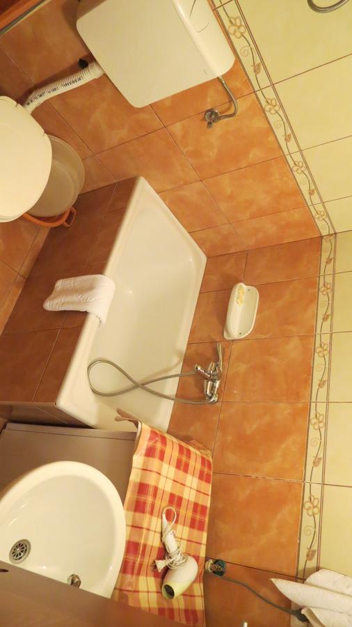 Oaza Hotel Petrovac Bagian luar foto