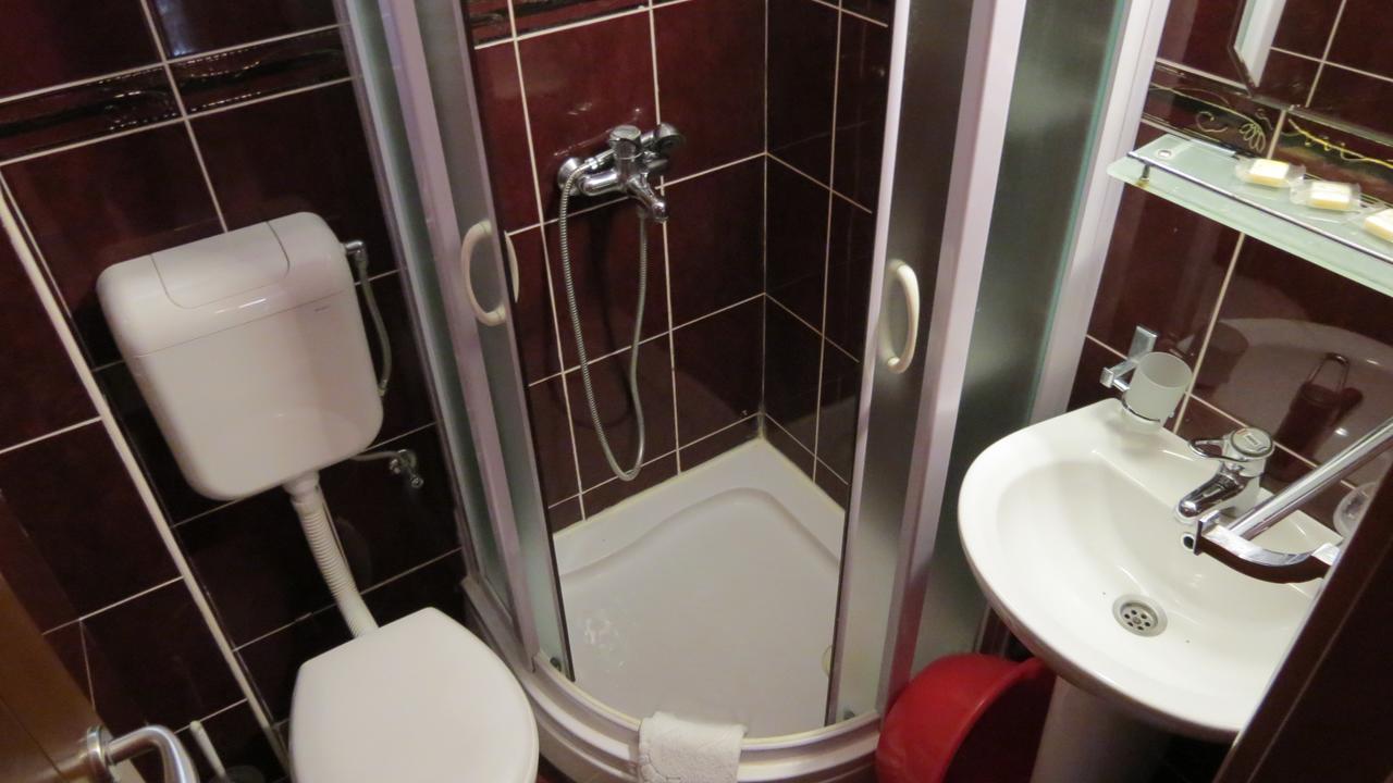 Oaza Hotel Petrovac Bagian luar foto